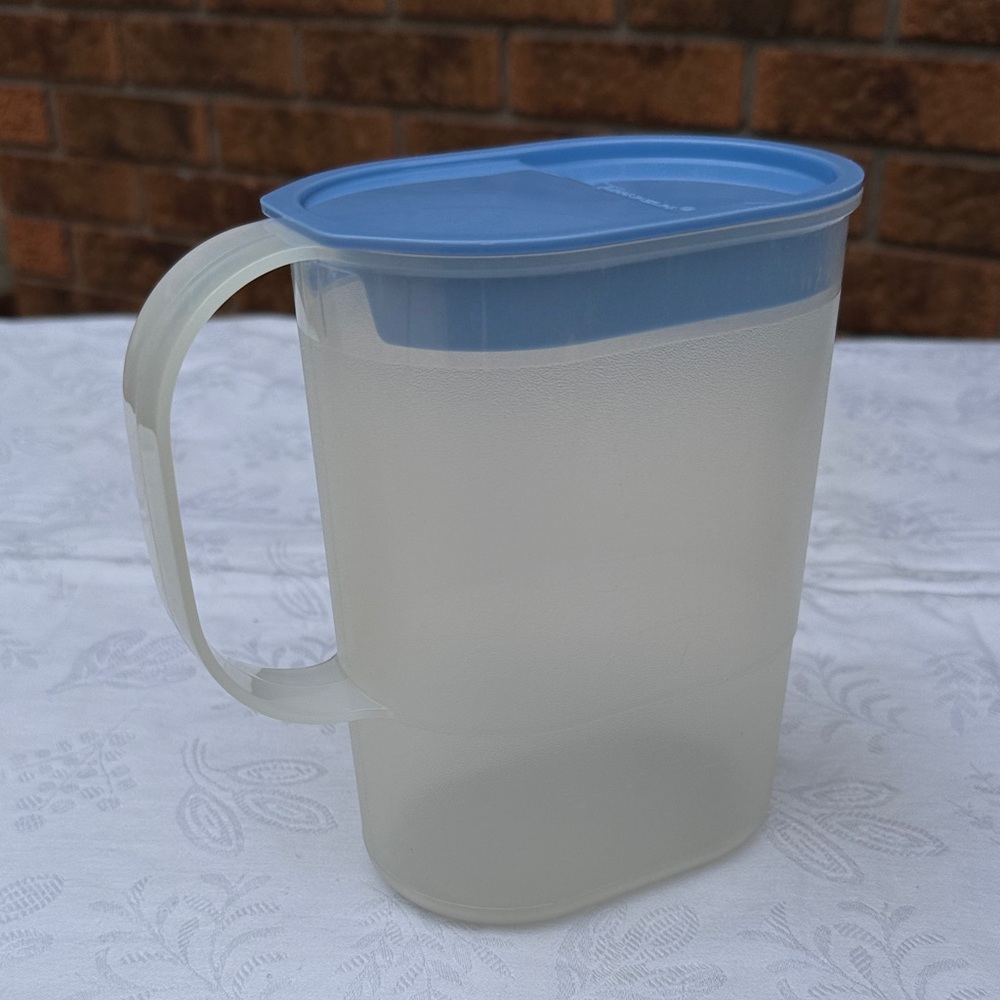 TUPPERWARE VINTAGE Juice Pitcher